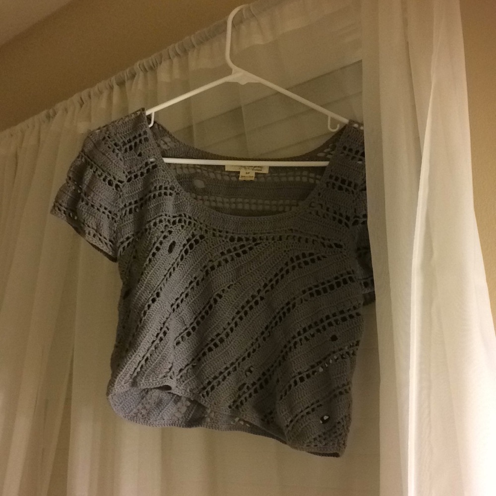 Gray knit crop top